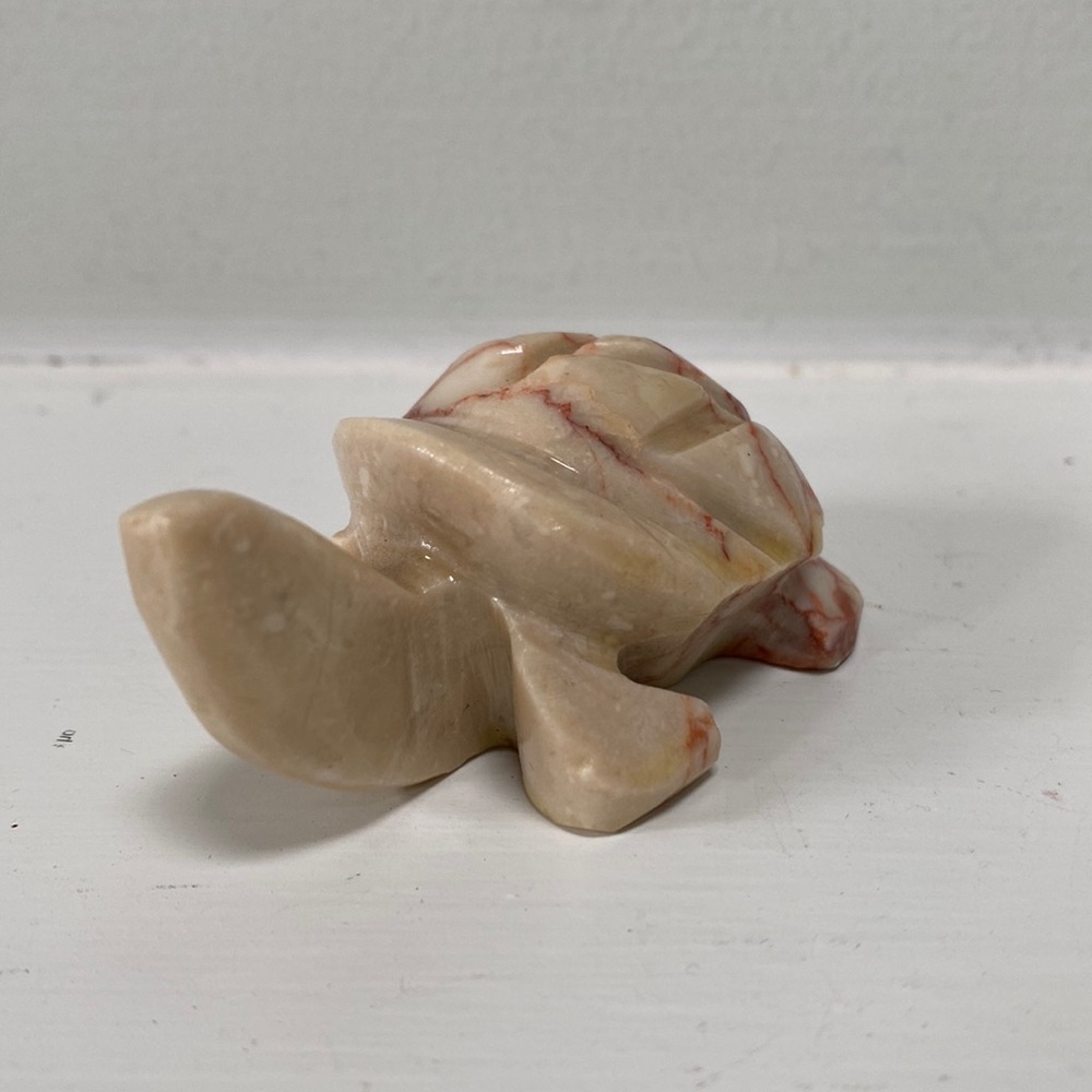 Adorable vintage stone turtle 🐢